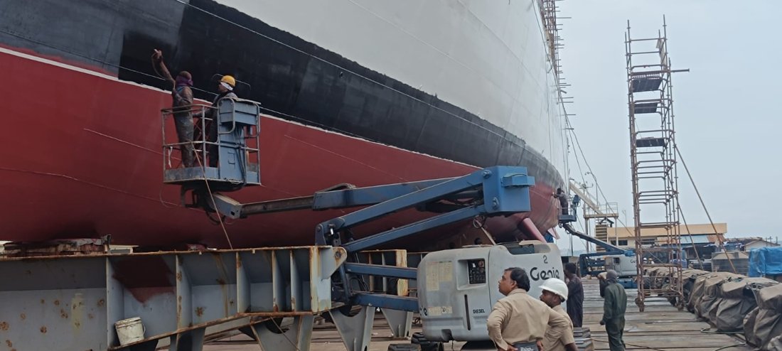 ICGS Shaunak — hull coating work