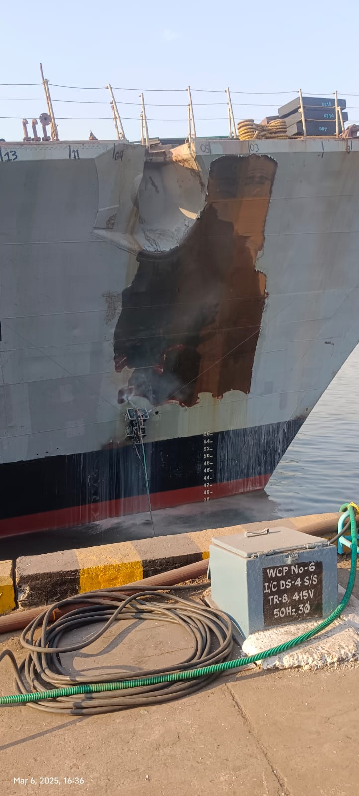 Robotic blasting on a vessel hull — view 5