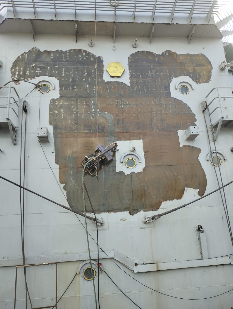 Robotic blasting on a vessel hull — view 3
