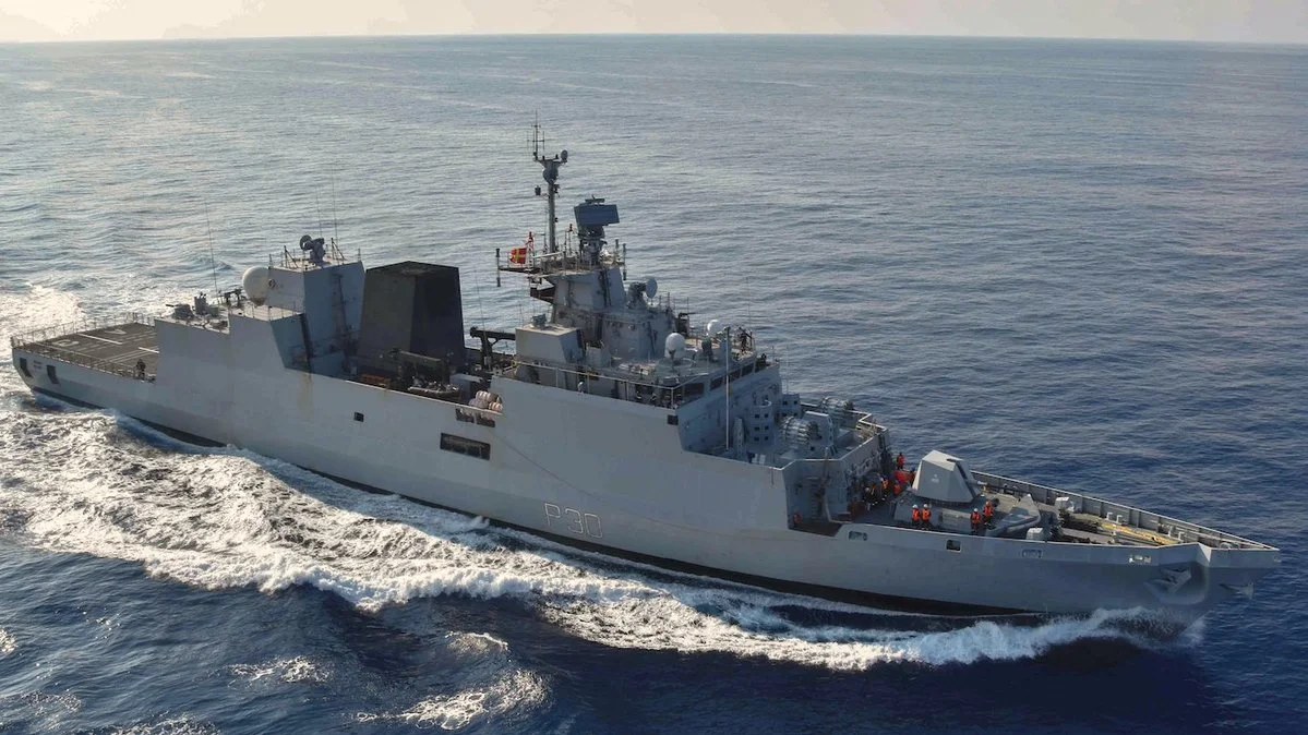 INS Kiltan, a Project 28 anti-submarine warfare corvette built at GRSE, under way